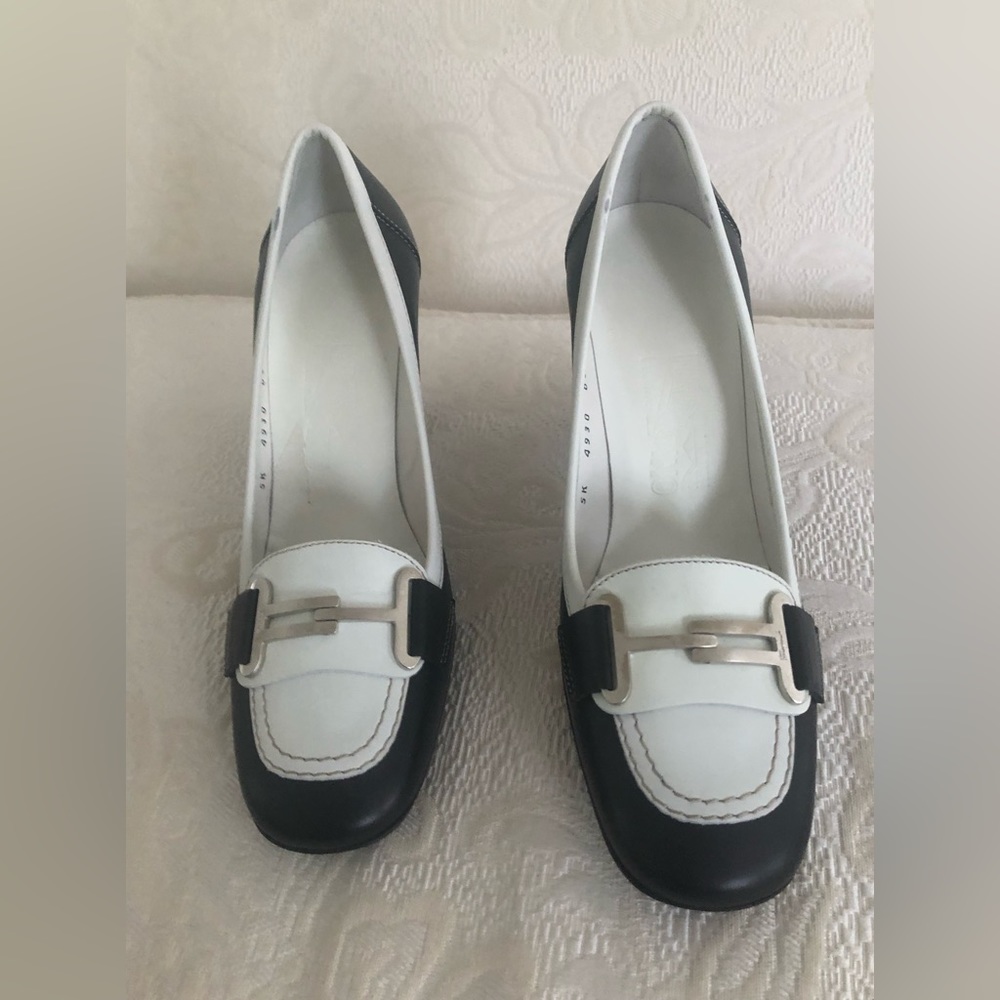 Salvatore Ferragamo Pacisca Black and White Leather fabulous styling shoe-NWT ❤️